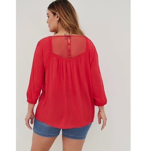 Torrid 2 GAUZE EMBROIDERED AND CROCHET TRIM TOP - Picture 4 of 5